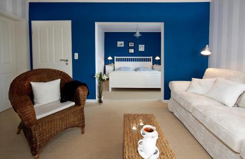 Waldeck Hôtel | Strandhaus Edersee Nr 12 - Kaminzimmer, Seeblick, Badestrand, Seeterrasse