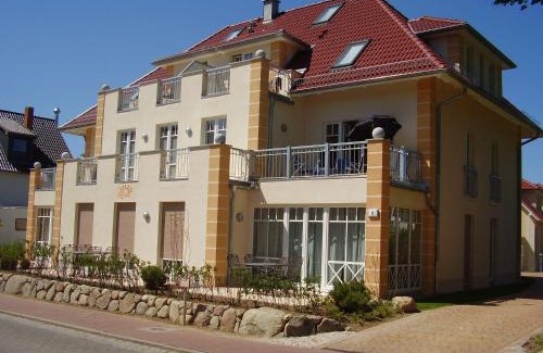Alt Gaarz Appartement | Strandläufer Villa Rosita mit Garten