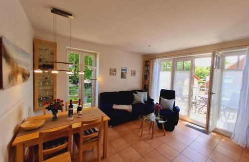 Alt Gaarz Appartement | Strandläufer Villa Rosita mit Garten