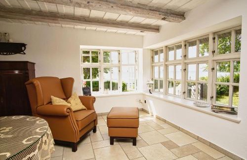 Neuendorf Appartement | strandnahe Idylle am Meer, private Badestelle mit Strandkorb - Gutshof Ostseeblick FeWo Nr 04