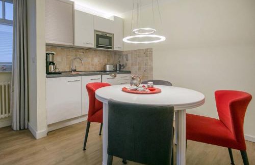 Binz Appartement | Strandvillen Binz - Ferienwohnung mit Meerblick, 1 Schlafzimmer und Balkon SV-762
