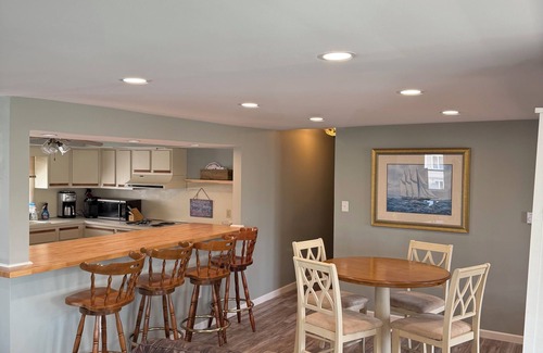 Strathmere Maison | Strathmere Shore house- 3-bedrooms with ocean views