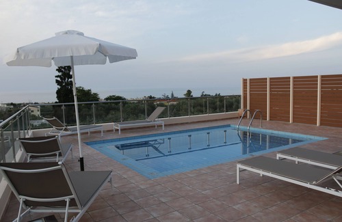 Pyrgos Psilonerou Villa | Stratianna Grande vue