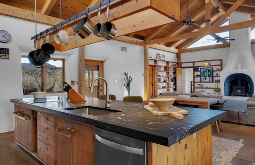 Tucson Maison | Straw bale eco-luxe house + guesthouse on 3+ acres 20 minutes to downtown Tucson
