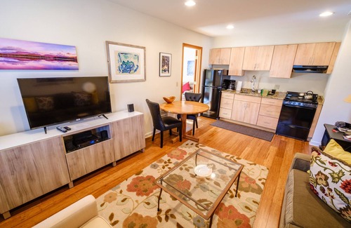 Woodstock Cottage | Streamside Cottage distance de marche de la ville de Woodstock
