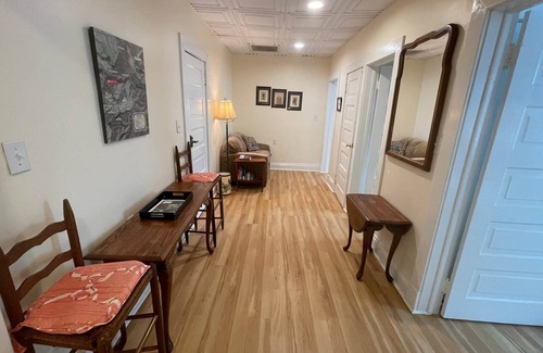 Hot Springs Appartement | Street View in the Heart of Hot Springs