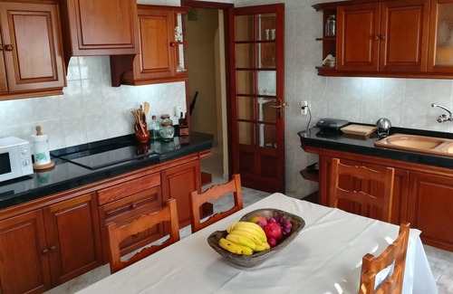 Puntallana Villa | Strelitzia House: villa avec piscine, spa, barbecue, jardins et vues incroyables