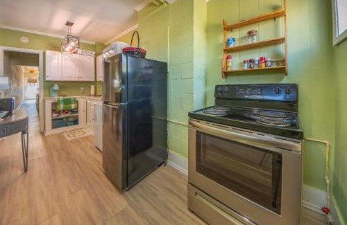Kilmarnock Appartement | Stroll Into Town Cozy Apartment in Kilmarnock