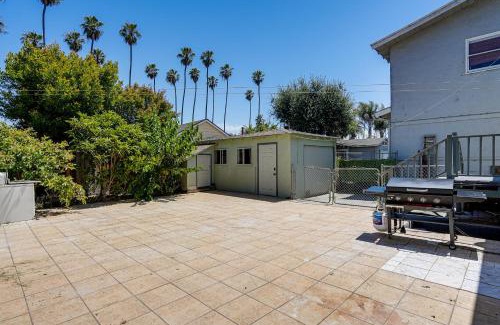 West Alameda Maison | Stroll to SF Bay Beaches! Cozy Home in Alameda