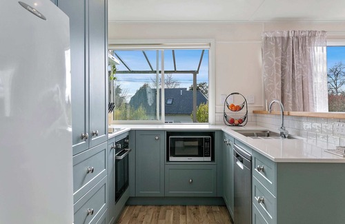 Two Mile Bay Maison | Stroll To The Lake & 5 Min Drive To Town