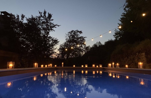 Les Eyzies Appartement | Studio de 35m2 piscine chauffée lit king size kitchenette et salle de bain +WIFI