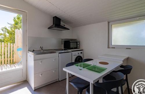 Saint-Christophe-la-Couperie Maison | Studio cosy avec terrasse en campagne, proche Nantes - FR-1-622-109