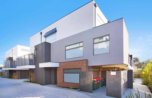 Rowville Maison | Stud Park Residence by Ready Set Stay