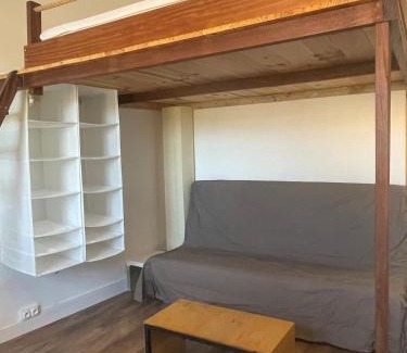 Saint-Michel-l'Observatoire Appartement | Studio climatisé au centre du village
