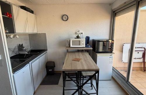 Gruissan Appartement | Studio à Gruissan avec terrasse et parking, 3 pers. - FR-1-784-42