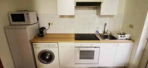 Sint-Pieters-Leeuw Appartement | Studio équipé Brussels