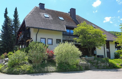 Bernau Appartement | Studio '1 with Balcony' with Shared Terrace, Shared Garden and Wi-Fi