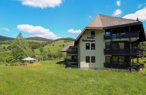 Bernau Appartement | Studio '1 with Balcony' with Shared Terrace, Shared Garden and Wi-Fi