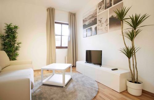 Prutz Appartement | Studio 1 in Prutz: Cozy, with terrace, family and pet friendly.