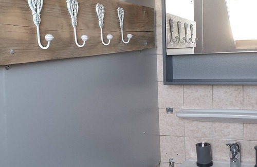 Neuffen Appartement | Studio 11 mit Riesengroßem Bett 2,70m