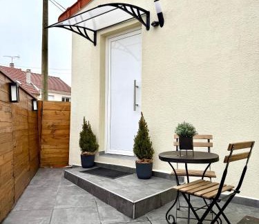 Les Boutareines Appartement | Studio 2 people Half Chemin Paris and Disneyland