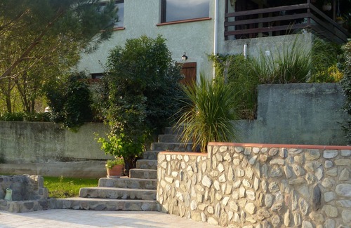 Ceret Appartement | Studio ,2 pers, pleine nature avec jardin,terrasse et accès direct à la piscine.
