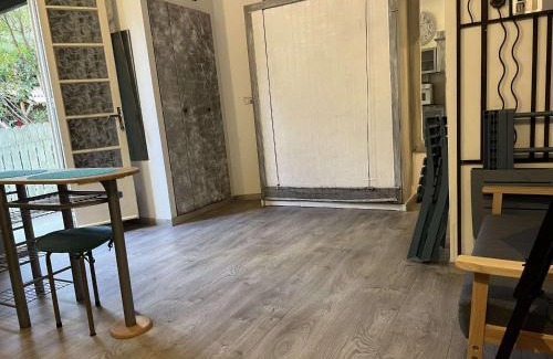 Amelie-les-Bains-Palalda Appartement | Studio 20m² avec balcon, jardinet, et WiFi au centre d'Amélie-Les-Bains - FR-1-659-80