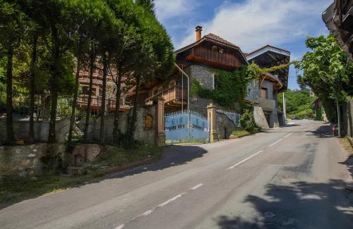 Pallud Appartement | Studio 24m2 cosy classé, lit Queen Size, Netflix, wifi, 400m centre, parking, boîte à clés, Gîtes La Tarine