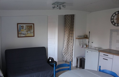 Meursac Appartement | Studio 26m2 jardin privatif 100m2 centre village