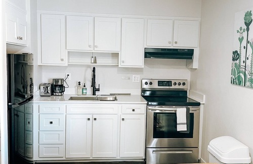 Midtown Appartement | Studio #3 Modern Studio in OKC's Vibrant Midtown!