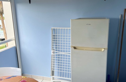 Perinet Appartement | Studio 4* au Gosier, avec vue mer de face et plage de sable blanc à 20 mètres.