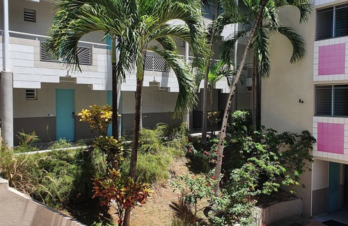 Perinet Appartement | Studio 4* au Gosier, avec vue mer de face et plage de sable blanc à 20 mètres.
