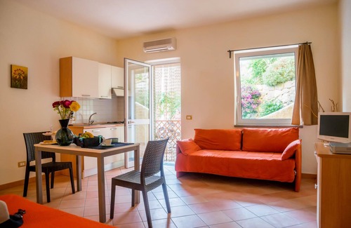 Succhivo Appartement | Studio 4 lits avec piscine chauffée, bain turc, barbecue et parking