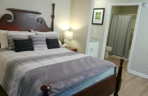 Pine Forest Appartement | Studio 415 - Accessible 1st Floor with Self Check-in