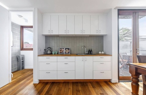 Fitzroy North Appartement | Studio 43 Vintage Warehouse Vibes in Fitzroy North