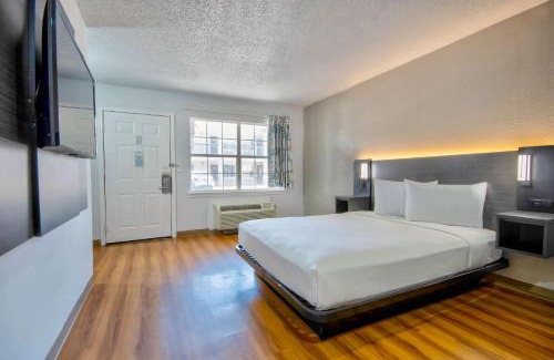 St. Johns Hôtel | Studio 6-Austin, TX - Midtown