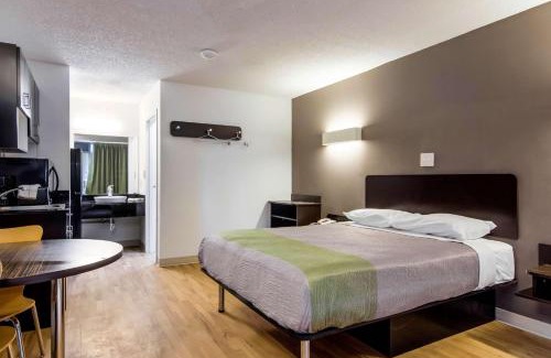 LaGrange Hôtel | Studio 6 LaGrange