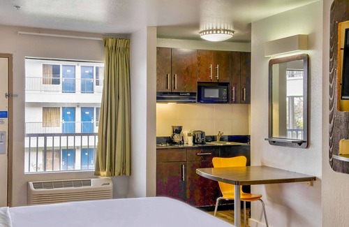 North San Antonio - SAT Hôtel | Studio 6 San Antonio, TX - Airport