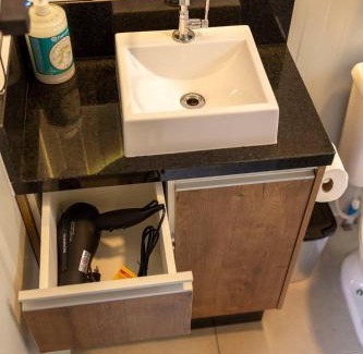 Ahu Appartement | Studio 7 completo com Wifi no 1º Andar Novo