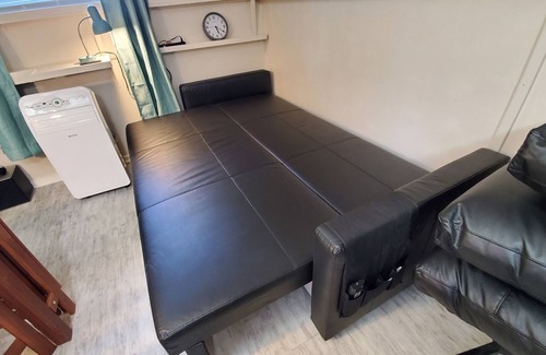 Aloha Appartement | Studio across from Food Trucks of Aloha Mall!