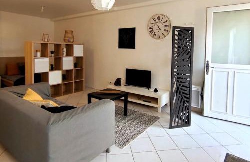 Etampes Appartement | Studio agreable RDC sur ETAMPES - Rickhoss Home