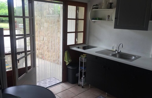 Aigueze Appartement | Gîte pour 2p annexe au superbe mas de caractère, piscine 6X12, propriété calme