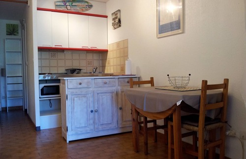 Gruissan Appartement | STUDIO climatisé rez de jardin dans résidence avec piscine