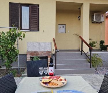 Ilok Appartement | Studio apartman Dora