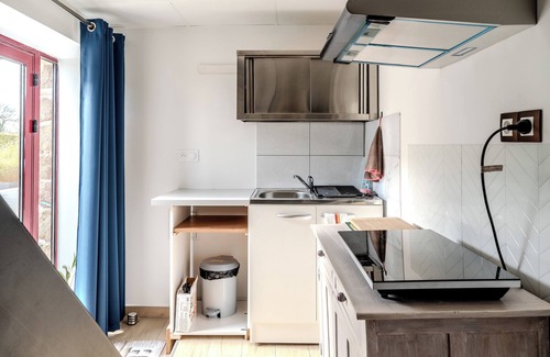 Sens-de-Bretagne Appartement | Studio 'Les Mesliers' avec terrasse partagée, jardin partagé et Wi-Fi