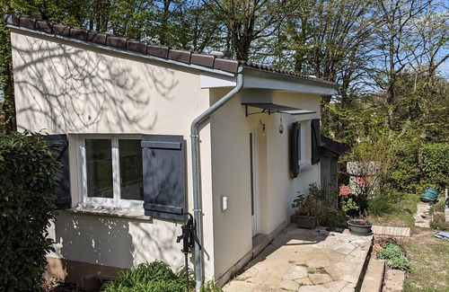 Levis-Saint-Nom Appartement | Studio Apartment 'Tout Confort Jardin Partagé' with Private Terrace, Shared Garden and Wi-Fi