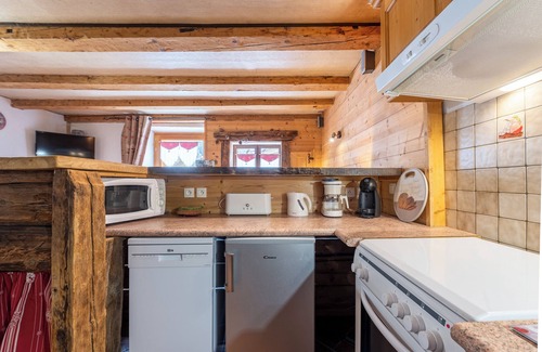 Beaufort Appartement | Studio "2-4 Personnes" avec vue sur les montagnes, terrasse privée et Wi-Fi