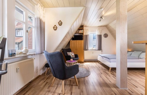 Albstadt Appartement | Studio Apartment 'Allerliebst' with Private Terrace and Wi-Fi