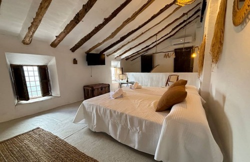 Iznatoraf Appartement | Studio Apartment 'Alojamiento Verdala' with Shared Garden, Wi-Fi and Air Conditioning