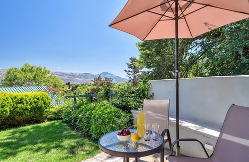 Kalata Appartement | Studio 'Casa Di Verde 5' avec vue sur la montagne, Wi-Fi et climatisation